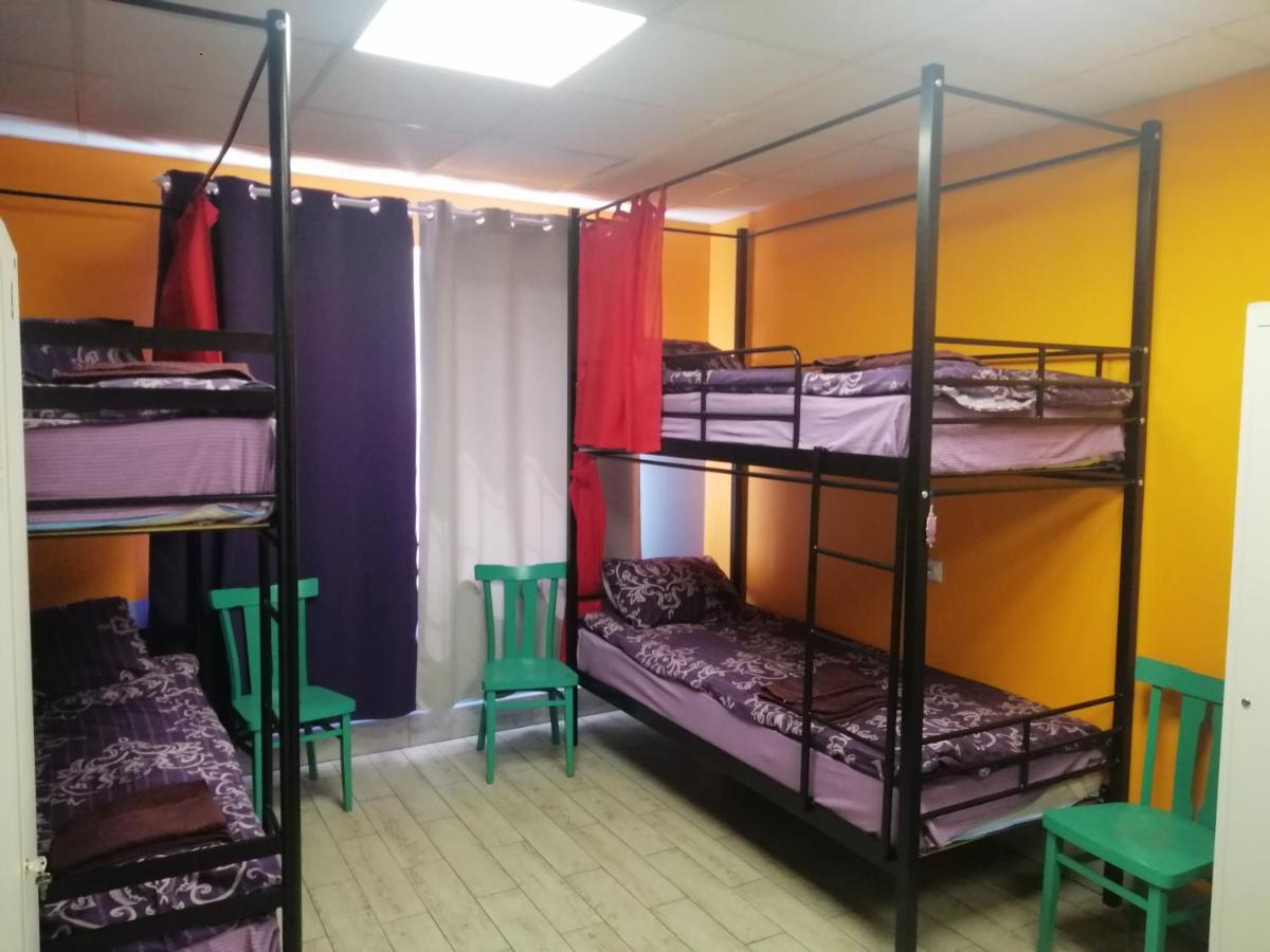 Hostel Meridian Kiev Bagian luar foto